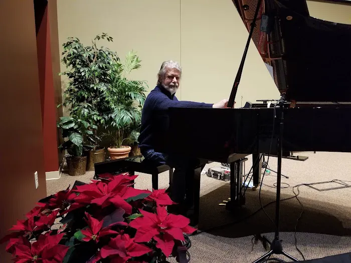 Waukesha County Conservatory of Music / Hartland Piano 5