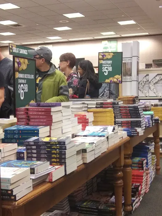Barnes & Noble 5