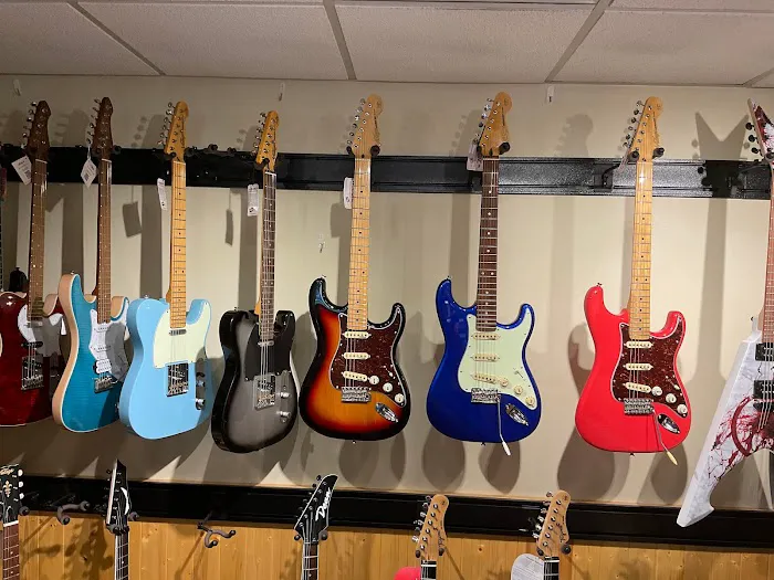 Allicks Guitar Shop 4