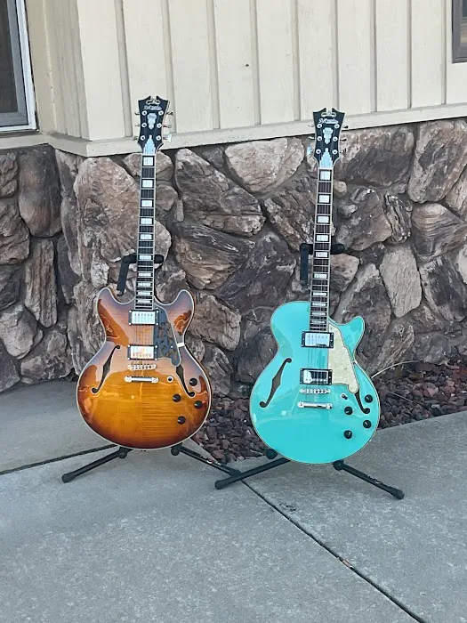 Allicks Guitar Shop 4