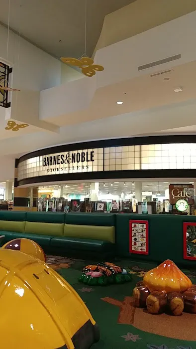 Barnes & Noble 4