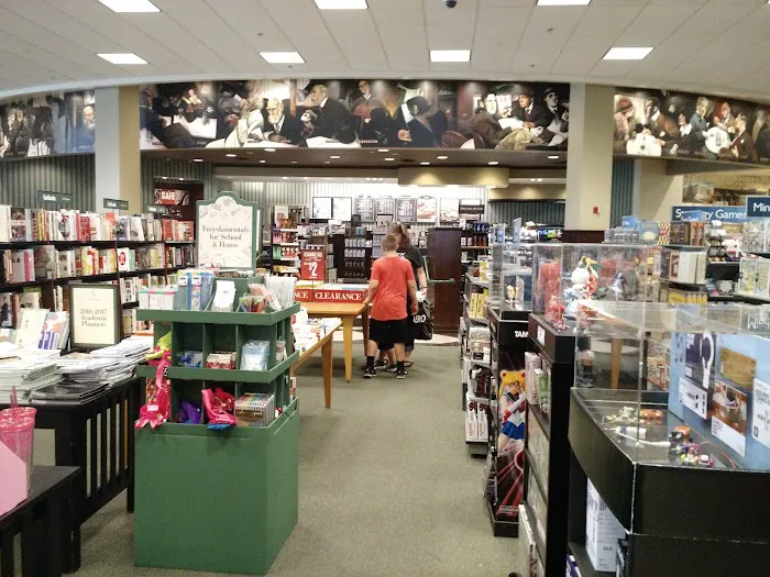 Barnes & Noble 4