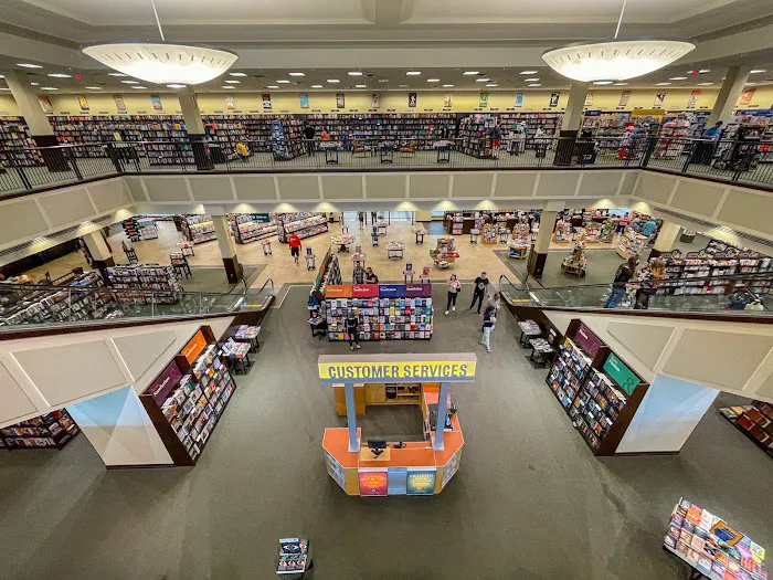 Barnes & Noble 5