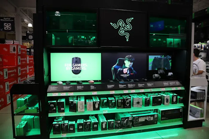 Micro Center 5