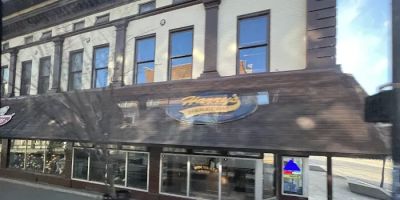 Von's Records & Posters