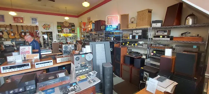 Vintage Sound At Great Lakes Trader 4