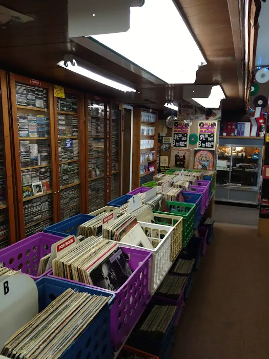 Jellybean's Used Books and Entertainment 3