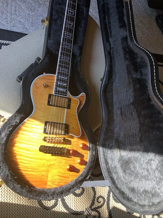Green Oak Guitar 3