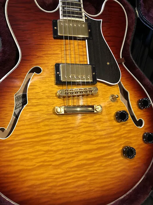 Green Oak Guitar 3