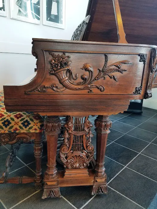 Steinway Piano Gallery of Detroit 3