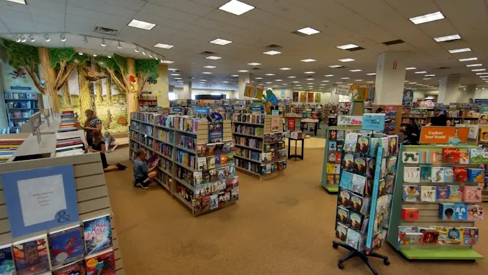 Barnes & Noble 5