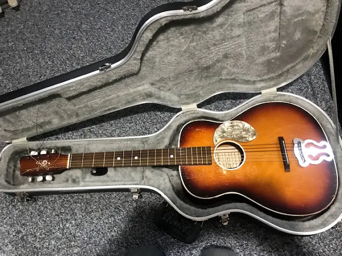 Brunson Guitars & Repairs 3