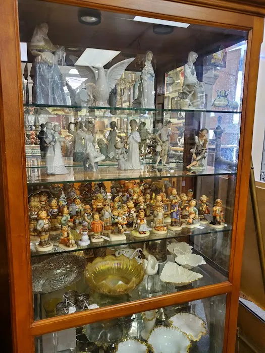 Del-Rich Loan & Neat Stuff Antiques 5