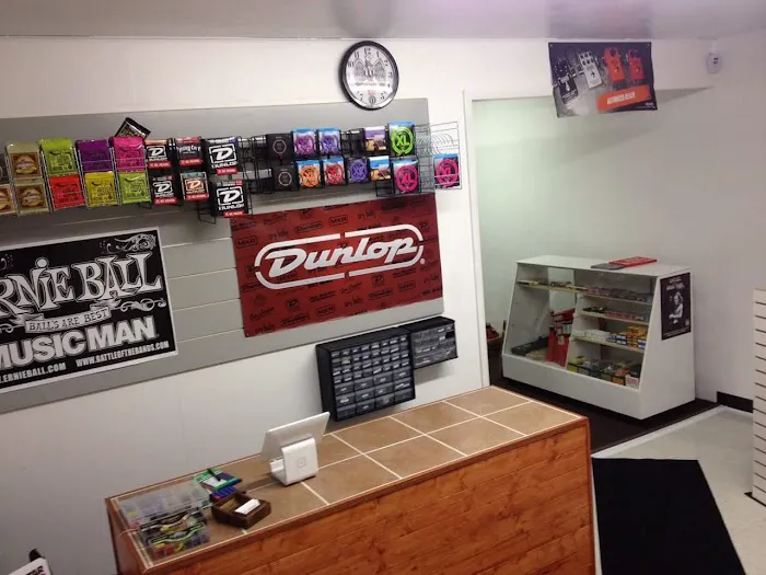 Joshs Guitar Shop 3