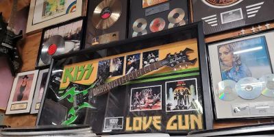 Shandi's Music & More