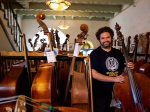 How to Find Reliable Music Instrument Repair Shops in the USA