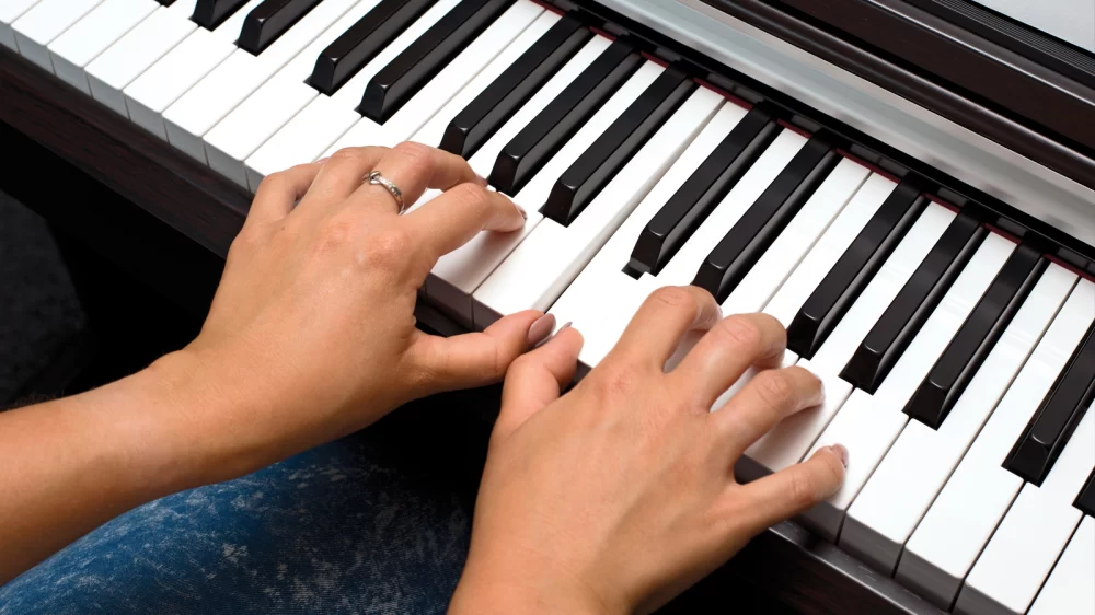 Best Digital Pianos for Professional Musicians: Ultimate Guide for 2025