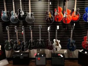 How to Find a Reliable Music Store for Guitar Lessons That Suits Your Needs