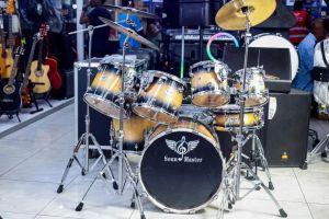 Best Music Stores for Renting Studio Equipment: Find Quality Gear for Your Projects